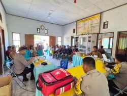 Polisi Gelar Pengobatan Gratis di Desa Pedalaman Kabupaten Tojo Una-Una, Layani Puluhan Warga