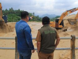 Sungai di Desa Air Panas Dinormalisasi, 19 Alat Berat Dikerahkan Atasi Sumbatan