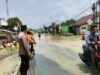 Sungai Meluap, Jalan Trans Sulawesi dan Permukiman Warga di Sendana Tergenang