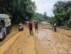 Banjir Rendam Sejumlah Desa di Kasimbar, Jalan Trans Sulawesi Tertutup Material Longsor