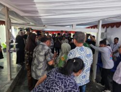 Wagub Sulteng Serahkan 16.800 Benih Nila untuk Kelompok Pembudidaya Ikan di Sigi
